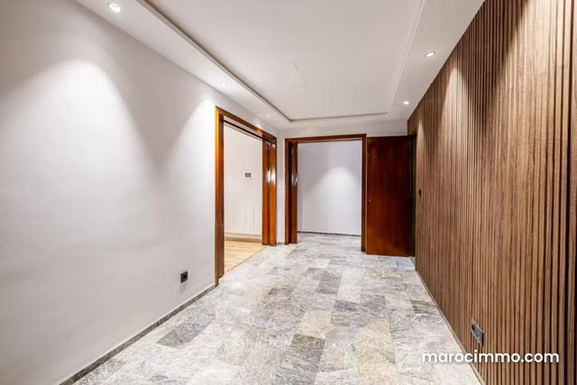 Appartement rénové à louer à Aviation — 4