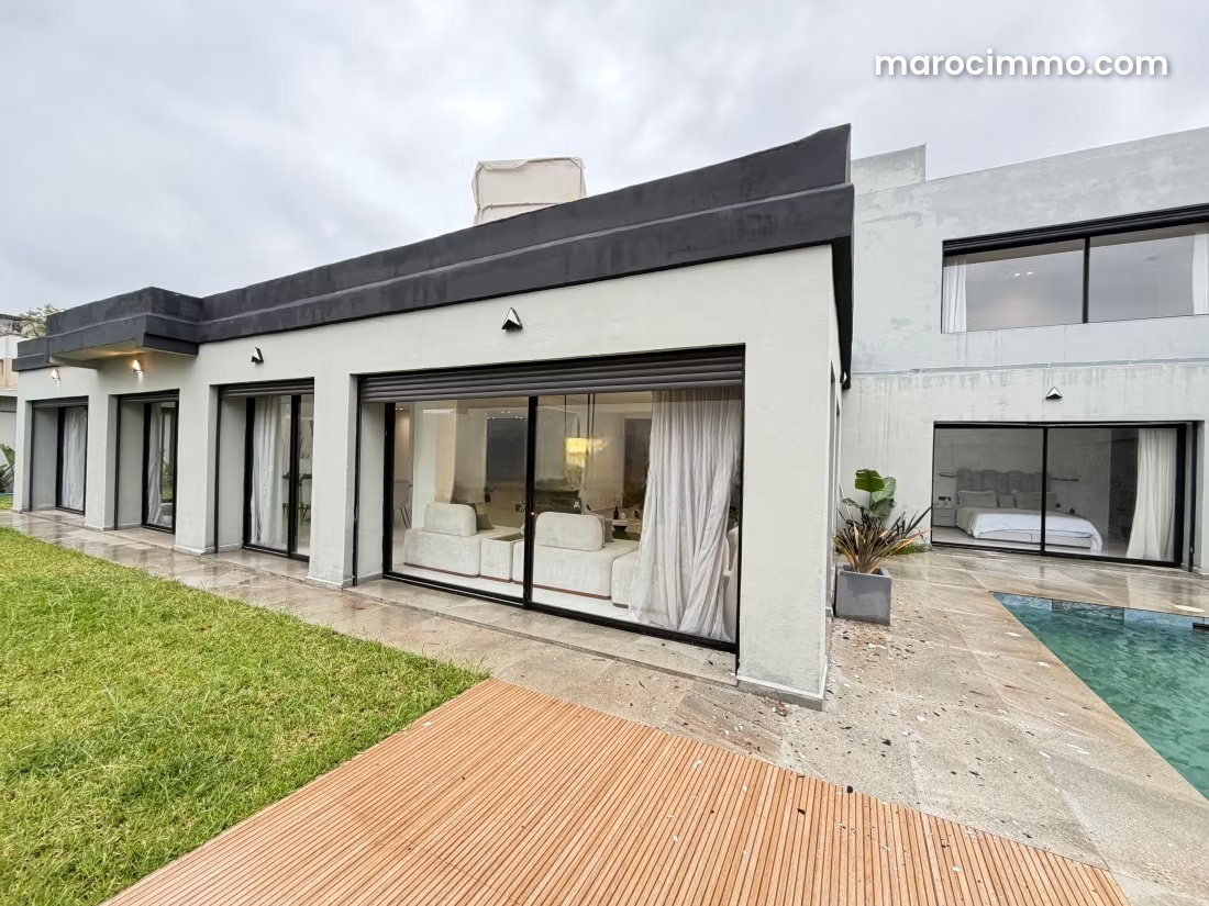 Contemporary 500 sqm villa with infinity pool in Aïn Diab — Casablanca