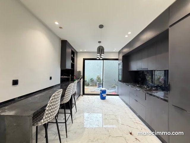 Villa de 3 chambres à Vendre à Ain Diab — 4