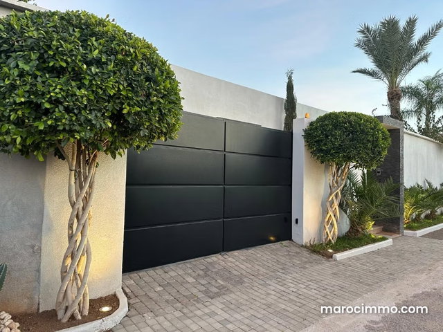 Villa 380 m² avec piscine hamam Terrain 1200 m² — 3