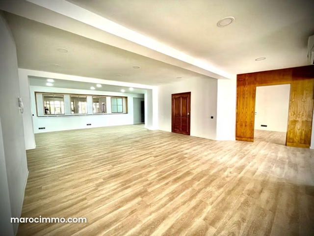 Plateau de bureau de charme 117m gauthier — الدار البيضاء