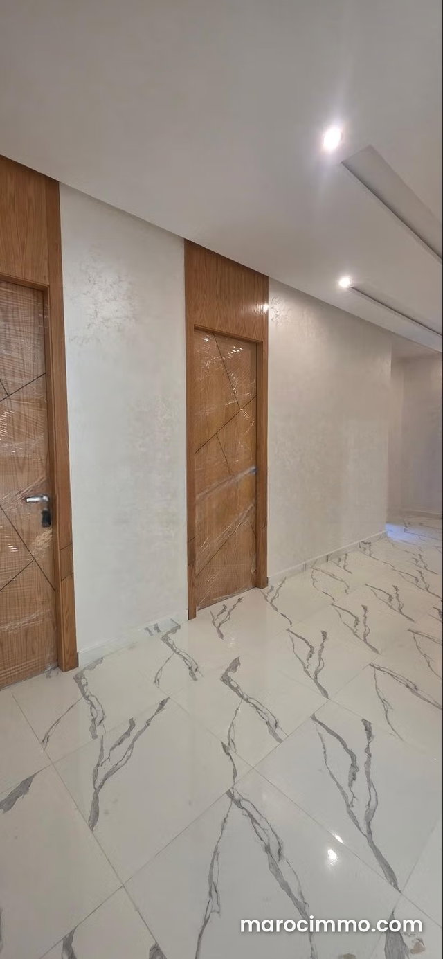 Vente d'un bel appartement à Martil voisinage corniche 7millions subventioné. Superficie 82 m² — 5