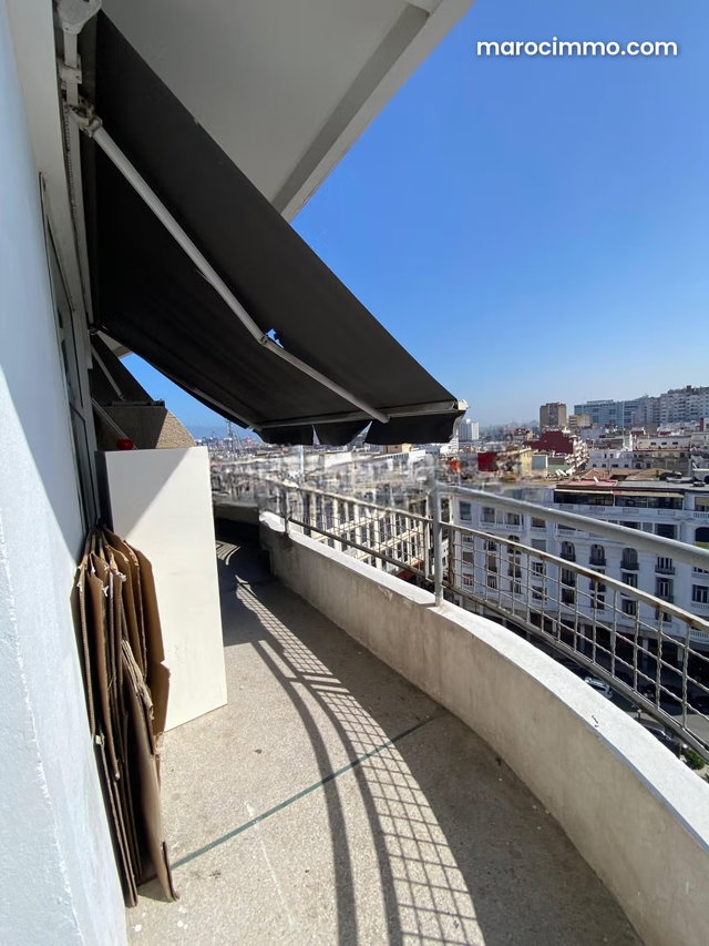 Hyper centre historique: Place Paquet: bureau de 120 m2 à louer avec terrasse étage élevé — 4