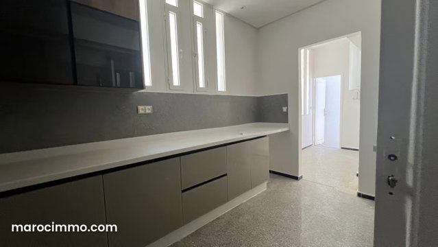 Villa spacieuse à louer – Quartier Les Orangers — 4