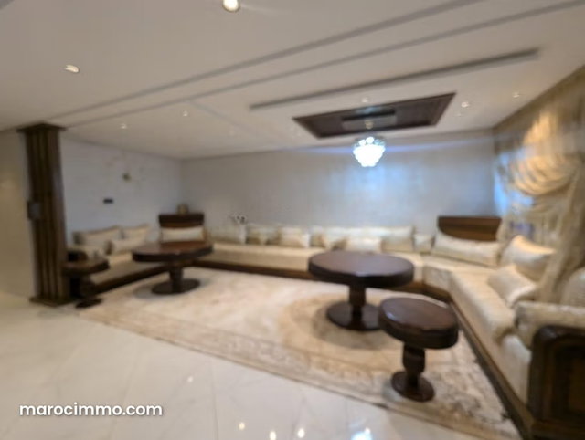 Appartement à vendre à Mimosas. Surface totale 106 m². Porte blindée et système de double vitrage — 2