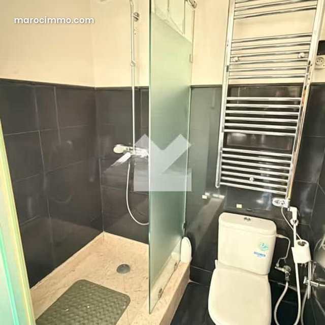 Appartement à Vendre de 245.0 m² à Casablanca, Hopitaux — 3