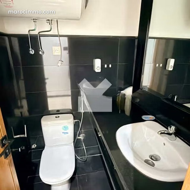 Appartement à Vendre de 245.0 m² à Casablanca, Hopitaux — 4