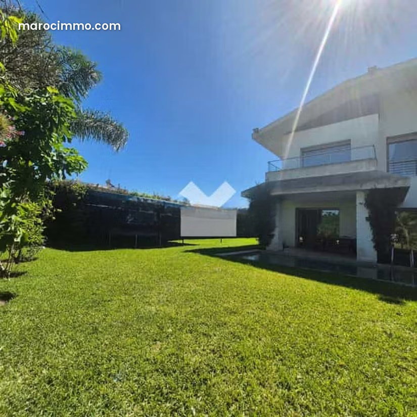 New 501 sqm villa in Bouskoura Ville Verte, 3 bedrooms and garden — Bouskoura