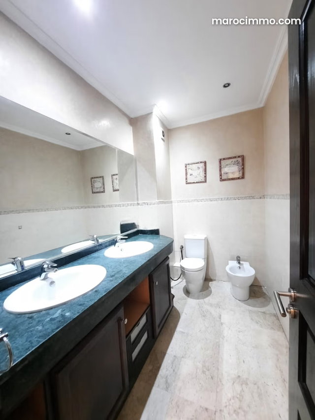 Trois chambres salon à abdeltif ben kaddour — 2