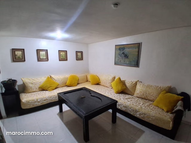 Appartement en vente à Riad Oulad Mtaa. 3 chambres agréables. Porte blindée, salon marocain traditionnel — 2