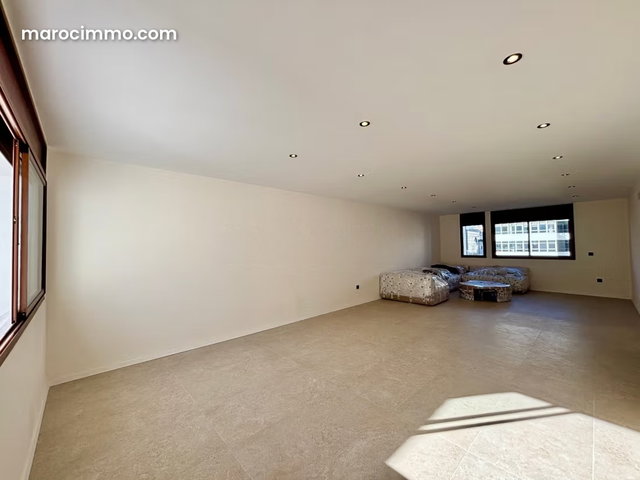 Appartement rénové traversant au 3e étage — 2