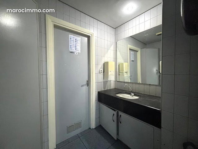 À louer – Plateau de bureaux aménagé 203 m2 — 5