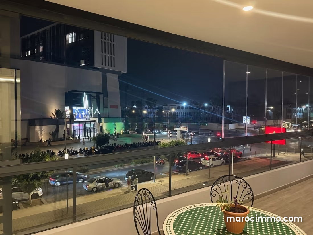 Studio meublé Casablanca Finance City, terrasse et parking — Casablanca