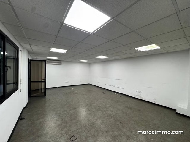 Bureau à louer à racine 310m — 2