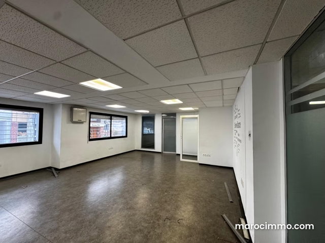 Bureau à louer à racine 310m — 3