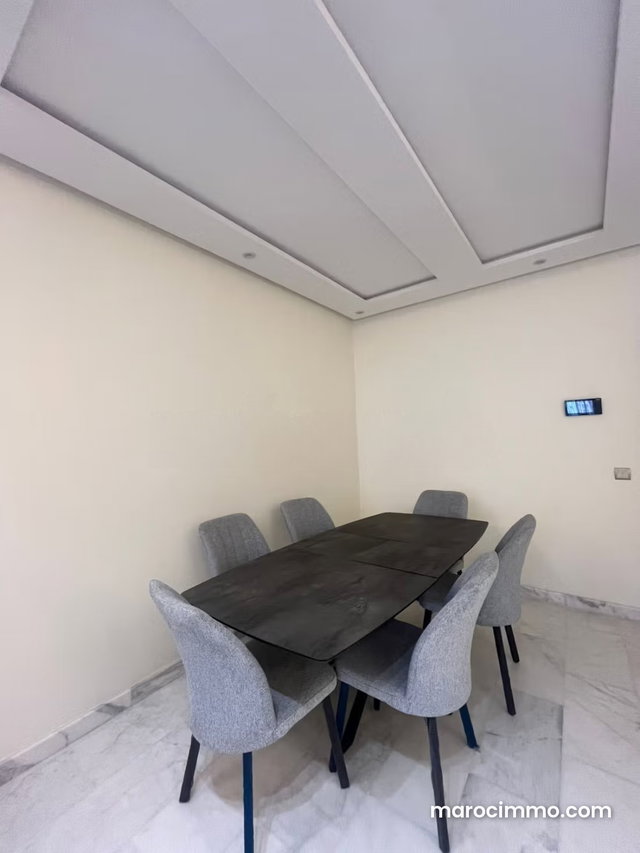 Très bel appartement en location à Mozart. Surface de 120 m². Meublé — 2