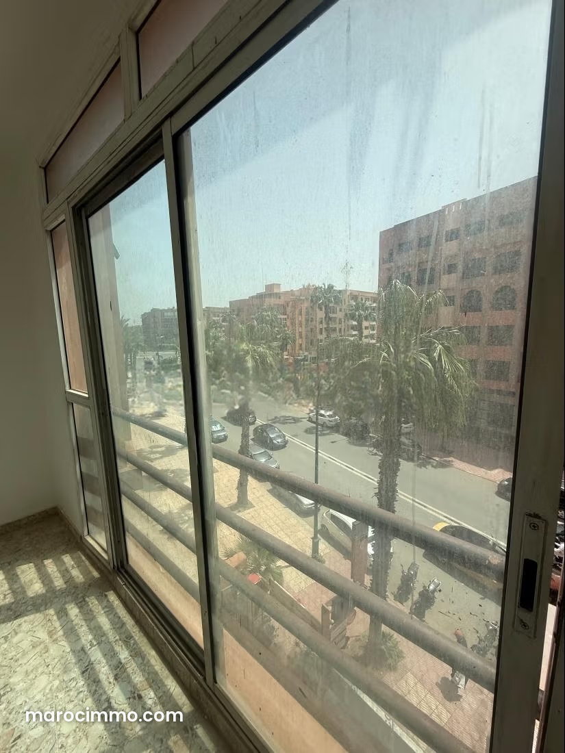 63 m² Office for Rent, Guéliz, Marrakech, Building with Elevator — Marrakesh