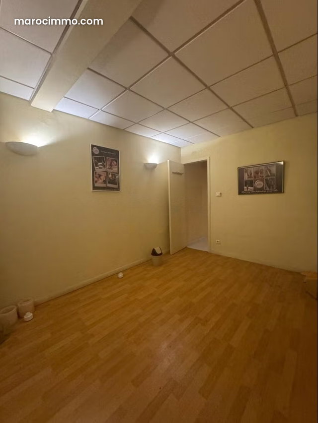 Bureaux en vente à Agdal. Superficie 240 m² — 4