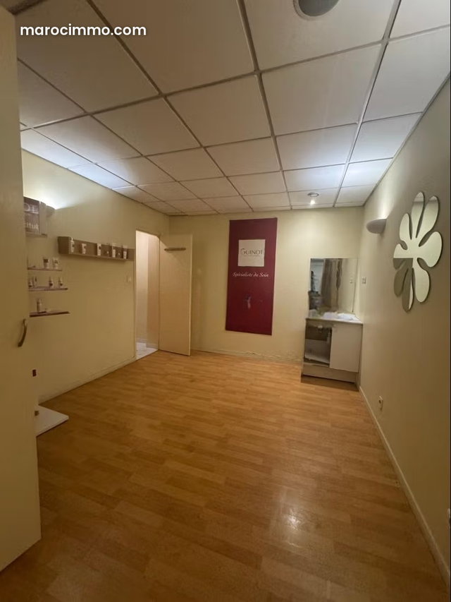 Bureaux en vente à Agdal. Superficie 240 m² — 5