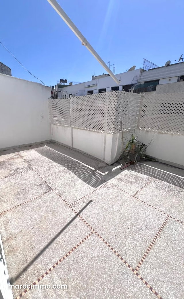 Vend appartement à Agdal kays. 3 pièces confortables. Belle terrasse — 3