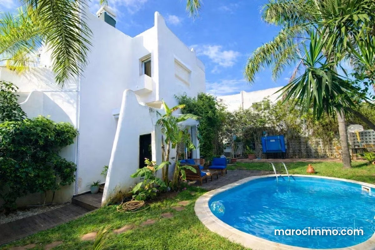 Jolie villa refaite à neuf à Vendre à El Harhoura, Sable d'Or