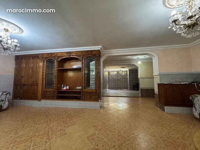 Grande villa au centre ville a vendre — 2