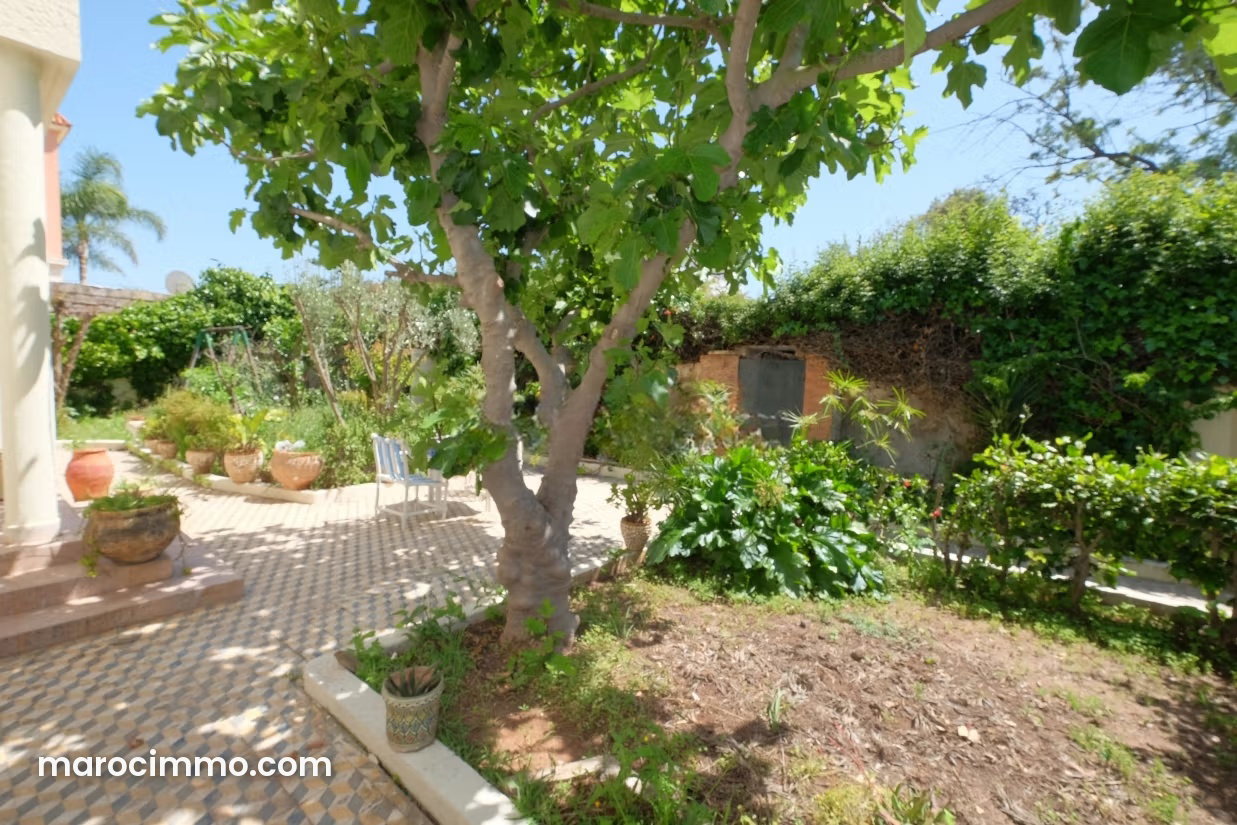 Villa 250 m² sur 528 m² de terrain, Oasis, Casablanca — Casablanca
