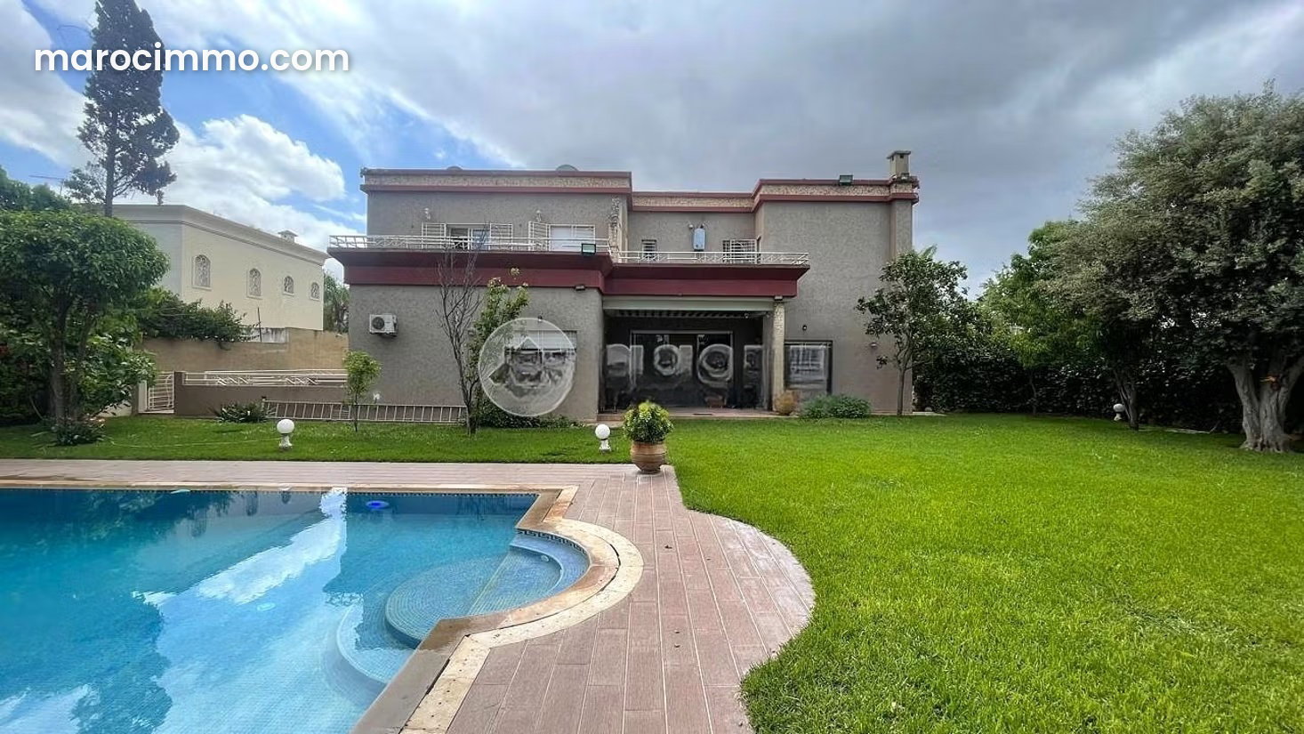 1,135 sqm villa with swimming pool for sale in Californie, Casablanca — Casablanca