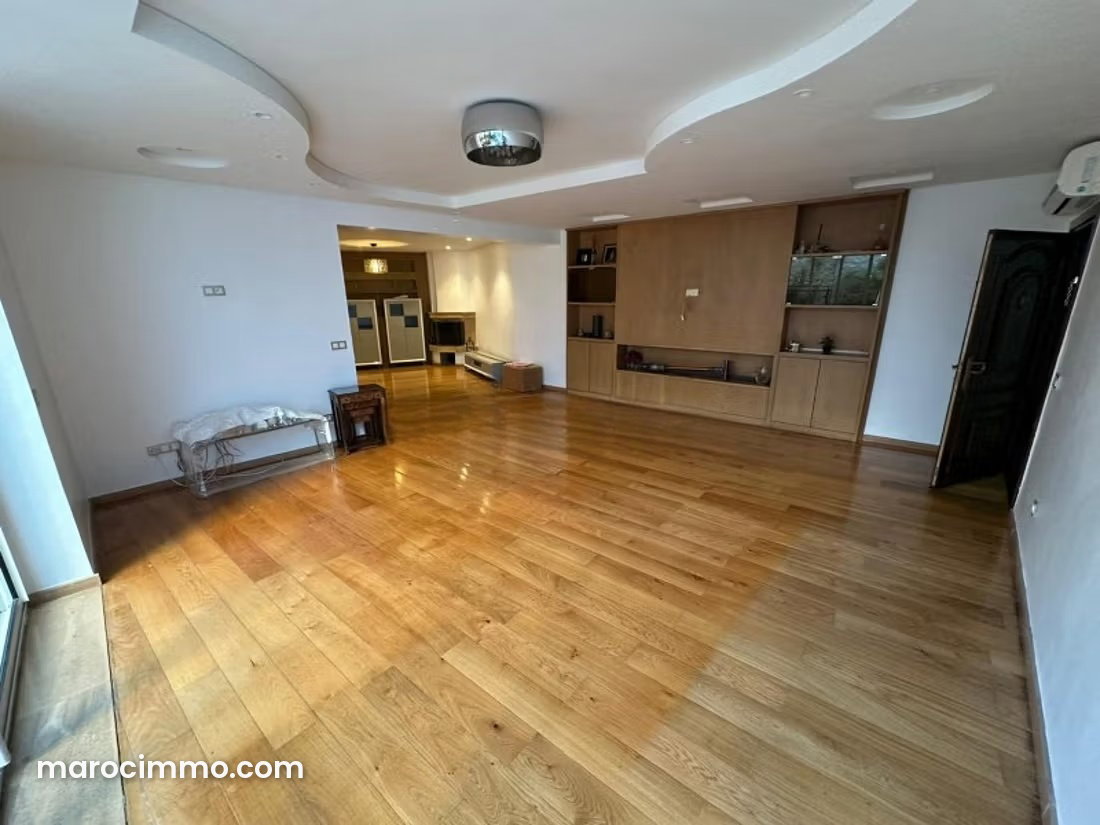180 m² Furnished Apartment with 3 Bedrooms in Racine, Casablanca — Casablanca