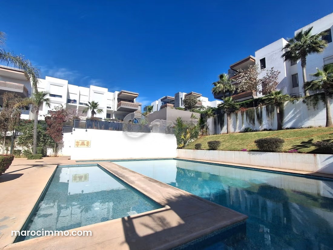 Duplex 386 m² avec jardin et piscine, Dar Bouazza — Dar Bouazza
