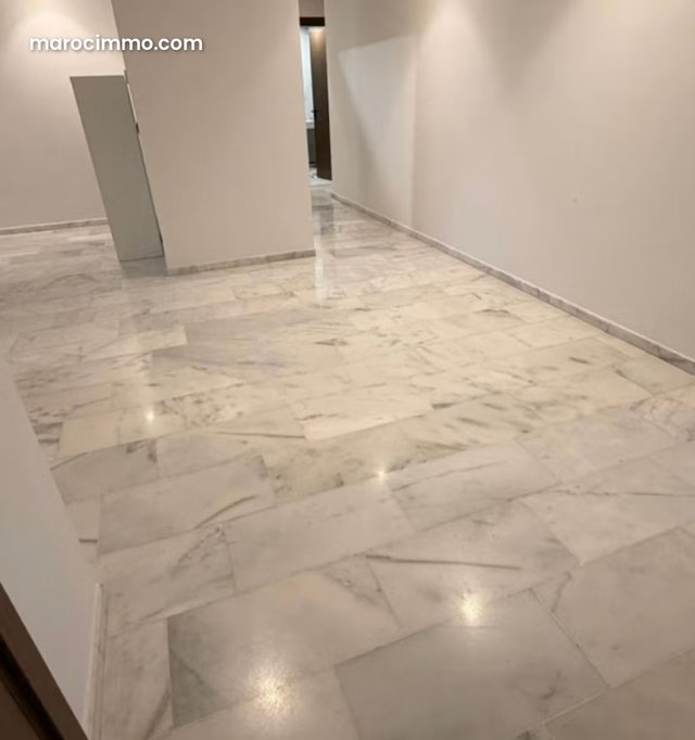 Superbe appartement vide de 3ch à louer — 4