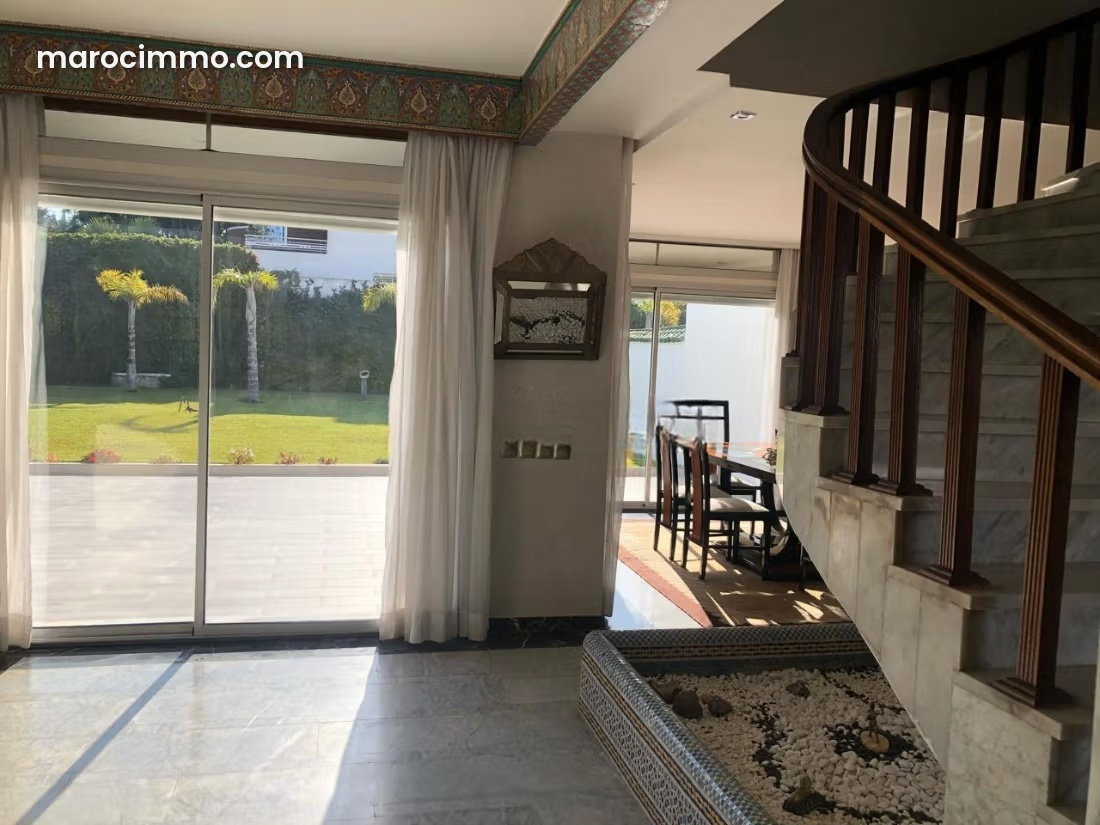 Furnished 600 m² villa with 1,040 m² garden, Souissi, Rabat — Rabat