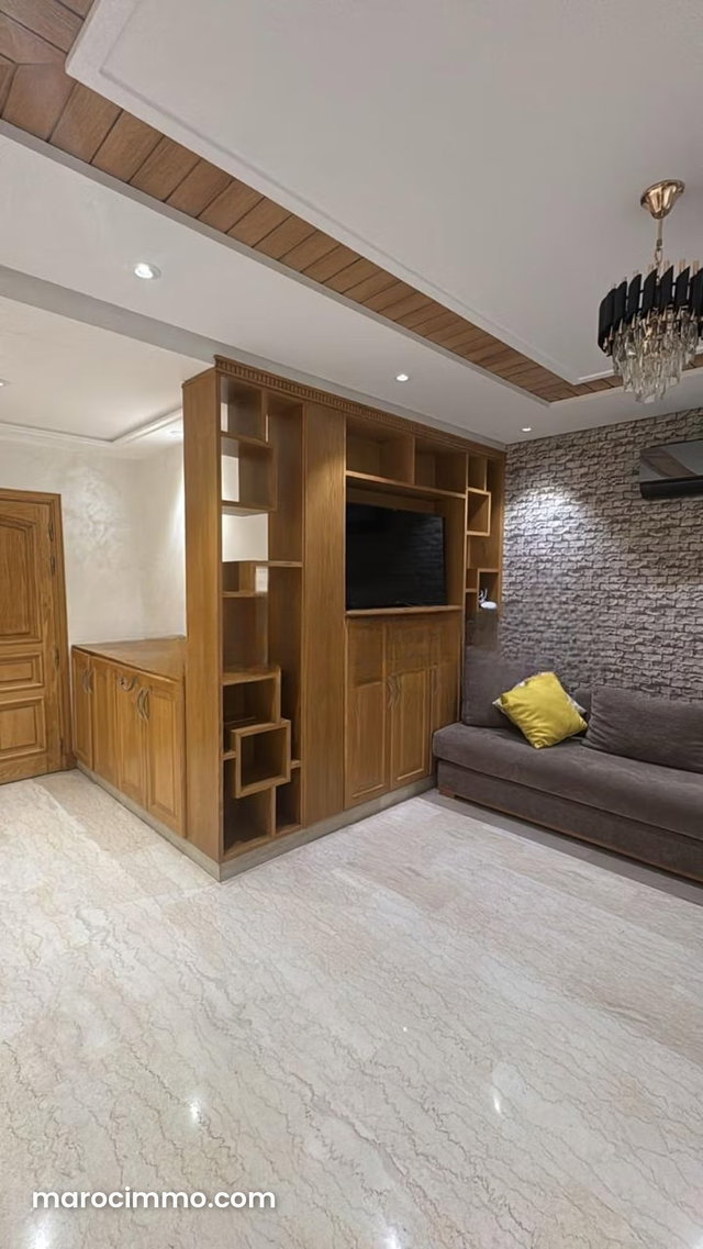 Superb appartement de 200 m2 entiérement meublé — 5