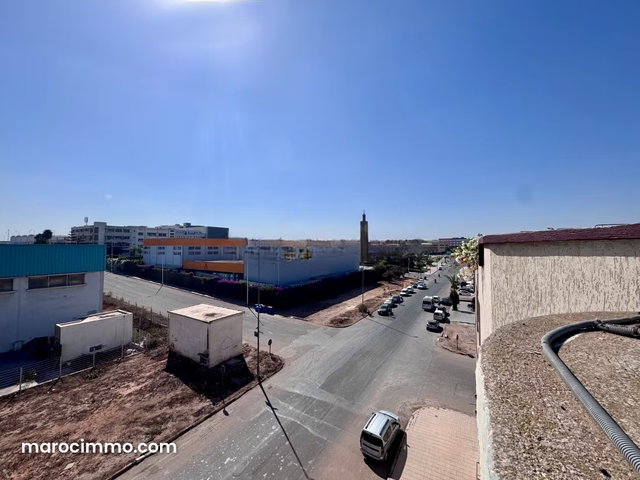 Maison à acheter à Bouskoura. 4 chambres agréables. Système de parabole et résidence sécurisée — 5