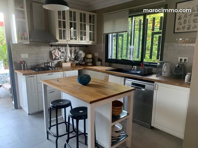 Dar Bouazza – Superbe villa d’angle à vendre 3CH — 4