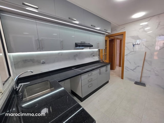 Appartement coquet à vendre Hay Riyad Rabat — 2