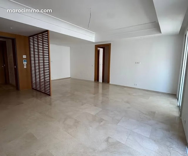 Très belle appartement vide à louer à CFC — 2