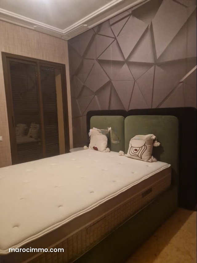 Étage de villa Meublé à louer en plein centre ville — 4