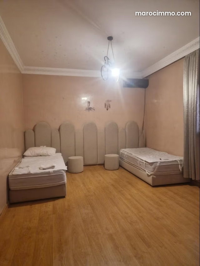 Étage de villa Meublé à louer en plein centre ville — 5