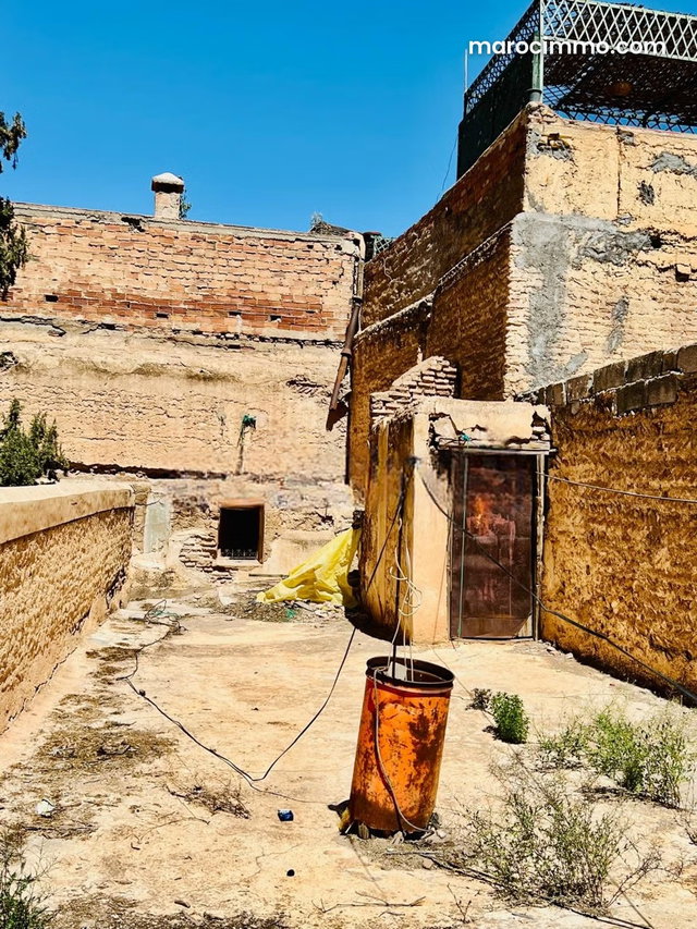 Riad titré à vendre proche du musée benyoussef — 2