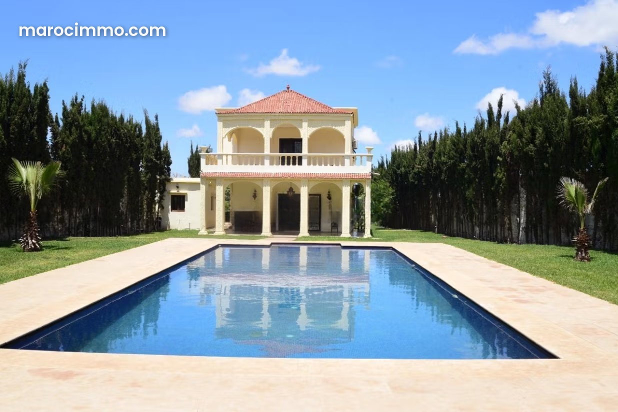 6-Bedroom Villa on 5,000 m² with Pool, Central Bouskoura — Bouskoura