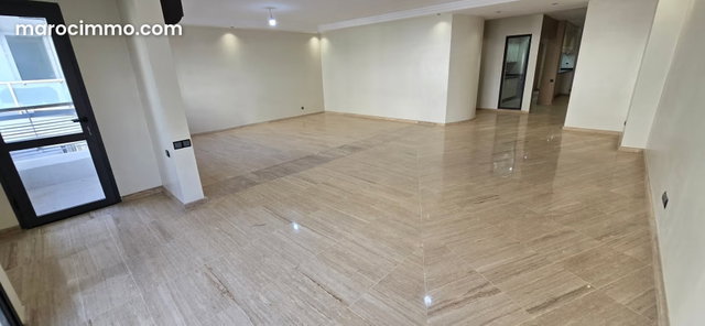 Appartement Refait à Neuf au Cœur du Triangle d'Or – Racine — 3
