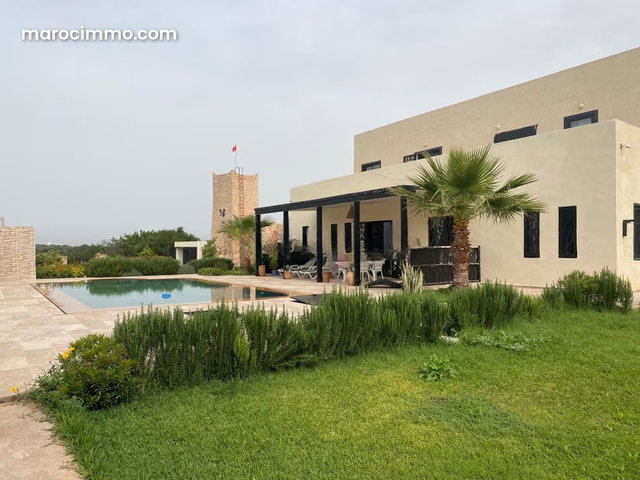 Villa sans AVNA, avec piscine — 2