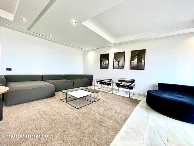 Louez cet appartement à Ain Diab. 3 belles chambres. Meublé — 5