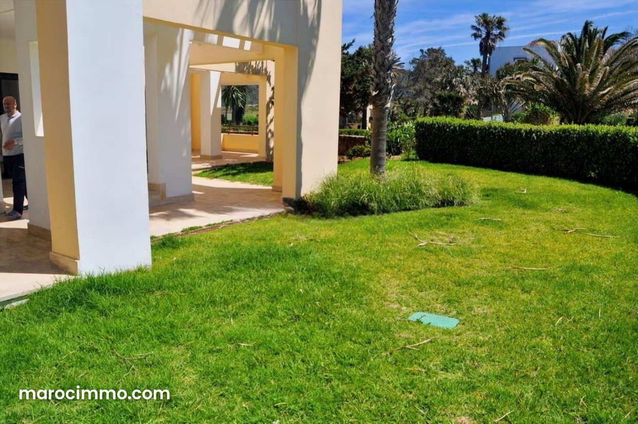 235 sqm Apartment with Garden and Pool, Achakar, Tangier — Tangier
