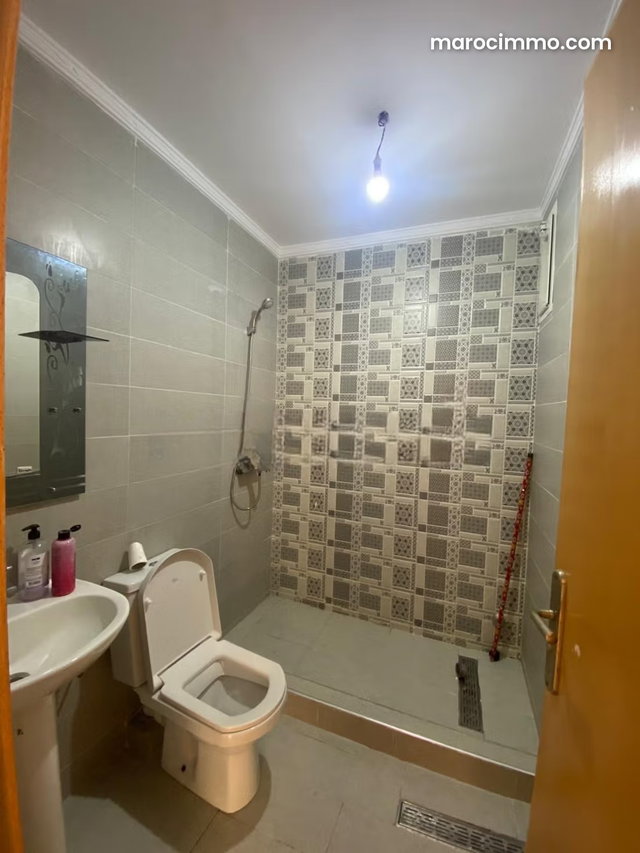 Appartement en location à Wifak. Surface de 80 m². Cuisine bien équipée — 4