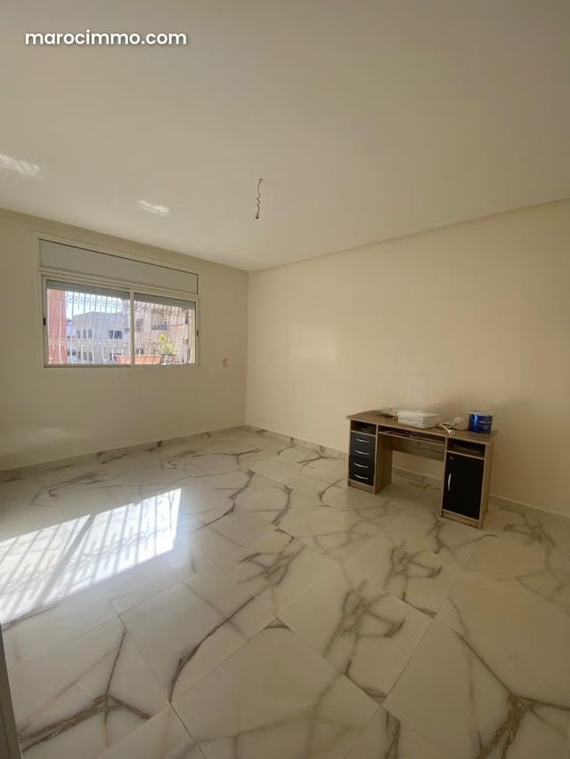 Appartement en location à Wifak. Surface de 80 m². Cuisine bien équipée — Temara