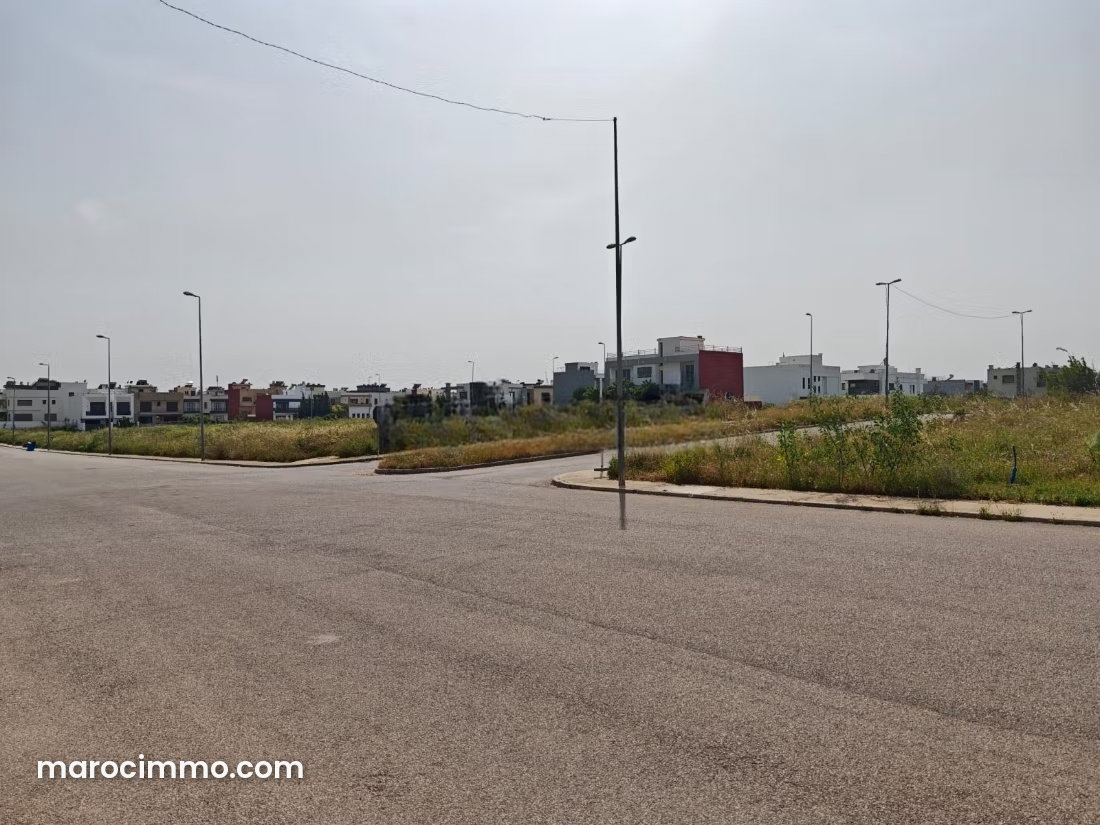 Terrain 500 m² à Bouskoura centre pour villa de standing — Bouskoura