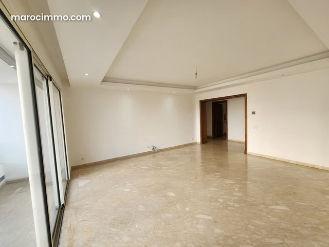 Bel appartement moderne à vendre plein Racine — 2