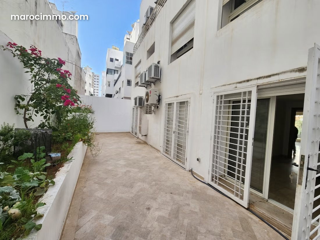 177 sqm dual-aspect apartment, Racine, Casablanca — Casablanca